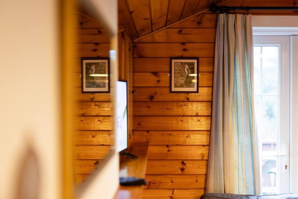 Cozy Norwegian Style Log Cabin In Rural Snowdonia - 2 Bedrooms & Parking By Seren Short Stays Ffestiniog Exteriör bild