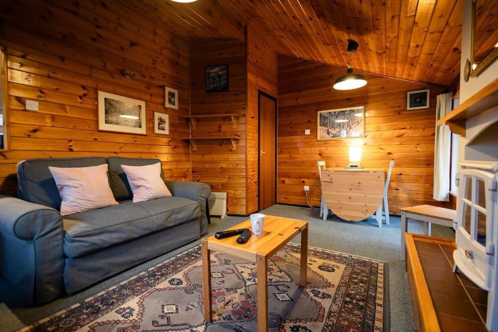 Cozy Norwegian Style Log Cabin In Rural Snowdonia - 2 Bedrooms & Parking By Seren Short Stays Ffestiniog Exteriör bild