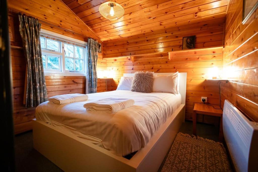 Cozy Norwegian Style Log Cabin In Rural Snowdonia - 2 Bedrooms & Parking By Seren Short Stays Ffestiniog Exteriör bild