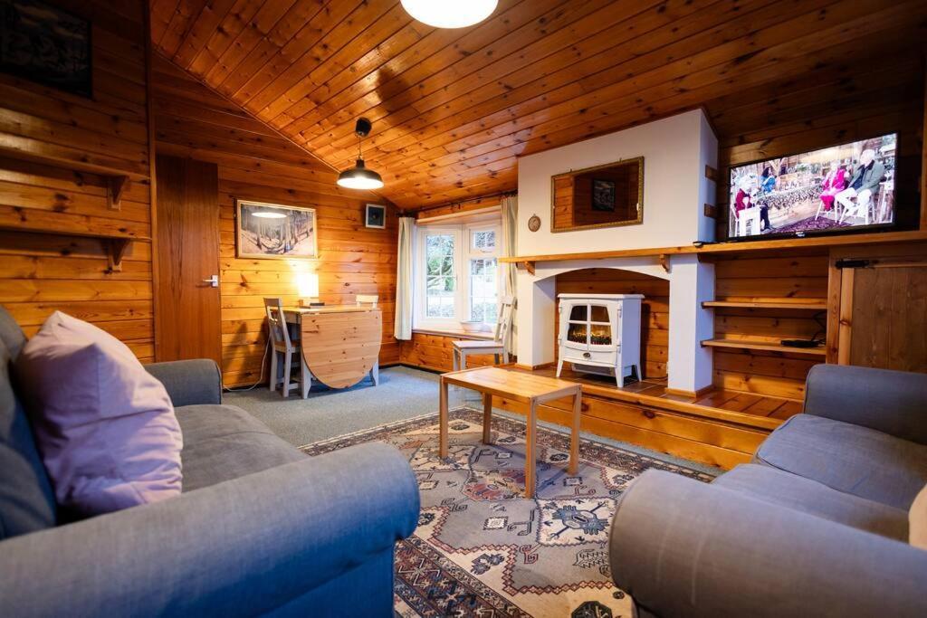 Cozy Norwegian Style Log Cabin In Rural Snowdonia - 2 Bedrooms & Parking By Seren Short Stays Ffestiniog Exteriör bild