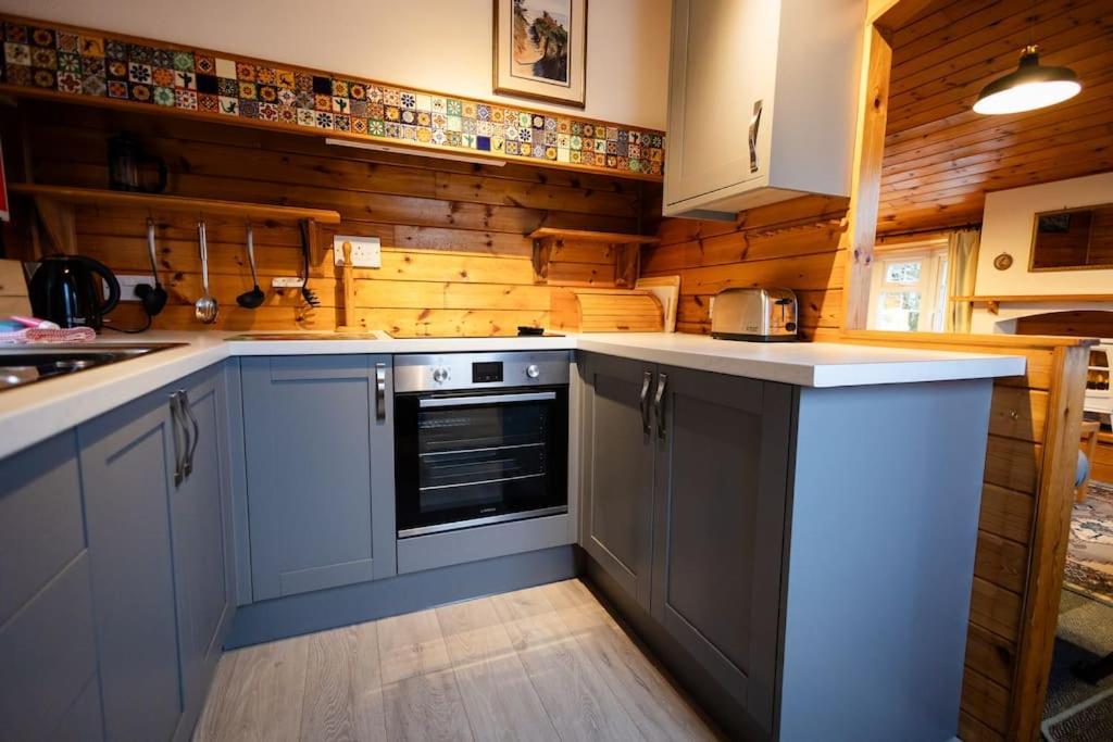 Cozy Norwegian Style Log Cabin In Rural Snowdonia - 2 Bedrooms & Parking By Seren Short Stays Ffestiniog Exteriör bild